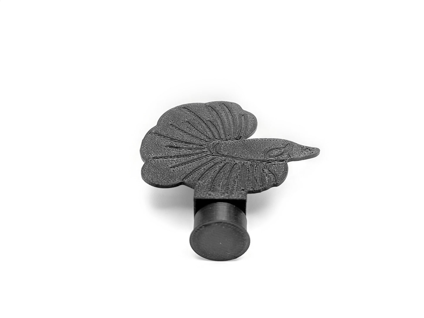 Magnetic betta ledge